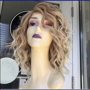 Blonde ombré wavy short bob wig ask availability